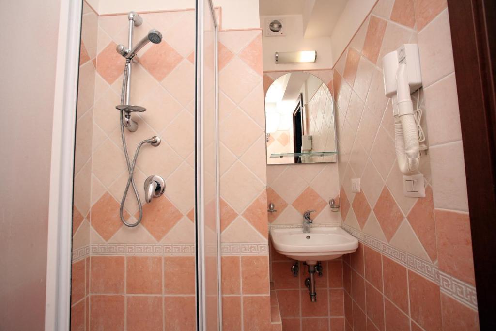 Tiburtina Guesthouse Rome Exterior photo
